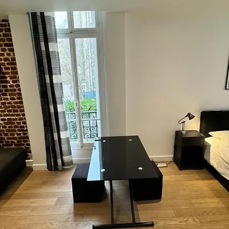 Gorgeous Eiffel Tower Apartament *