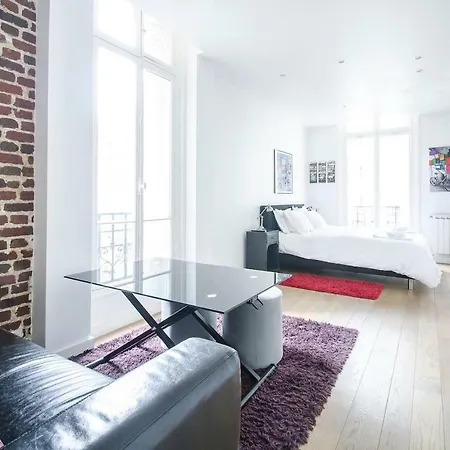 Gorgeous Eiffel Tower Apartment Paris